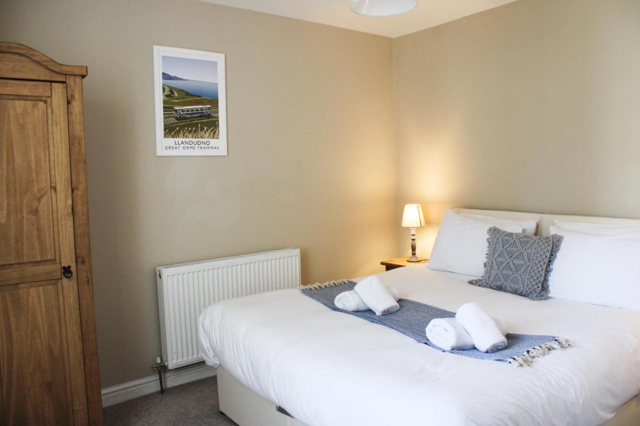 The Clifton Holiday Apartment Llandudno Centre Extérieur photo